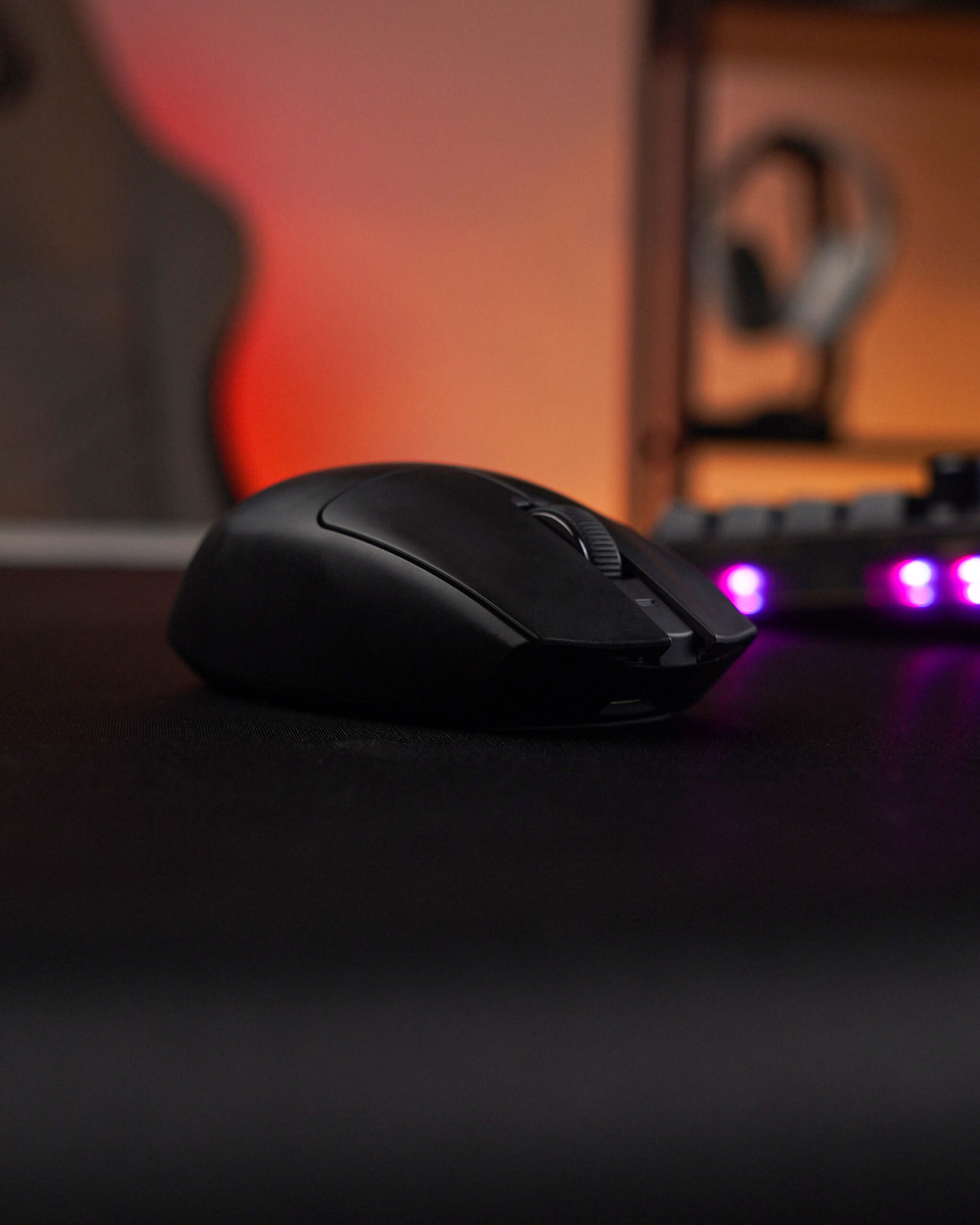 Fantech Aria II Wireless Gaming Mouse, 3395 Sensor, 53g Ultra-Light, 70Hr Battery Life, Tri-Mode Connectivity, Mac/Win. - Image 12